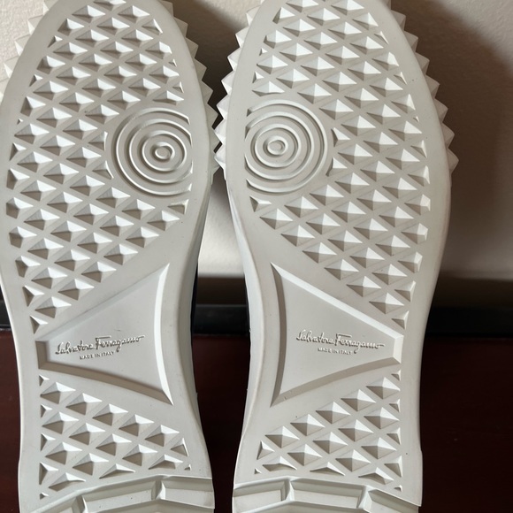 Salvatore Ferragamo Sneakers in US 9.0 - Picture 5 of 9
